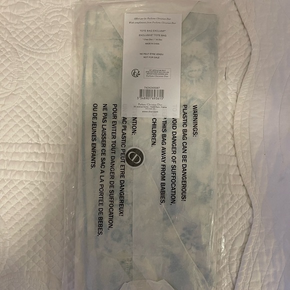 NEW (still in sealed package) 2024 Christian Dior Riviera tote. - Picture 8 of 8